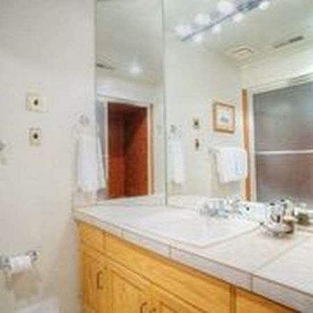 Abode At Lakeside Park City Phòng bức ảnh